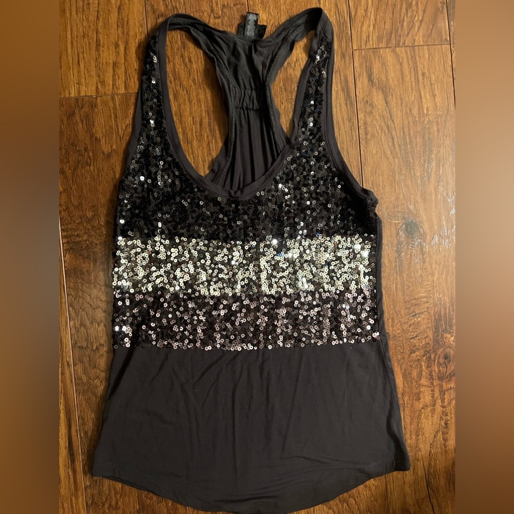 Day-trip Buckle Sequins Tank Top Size Large fits like a Medium